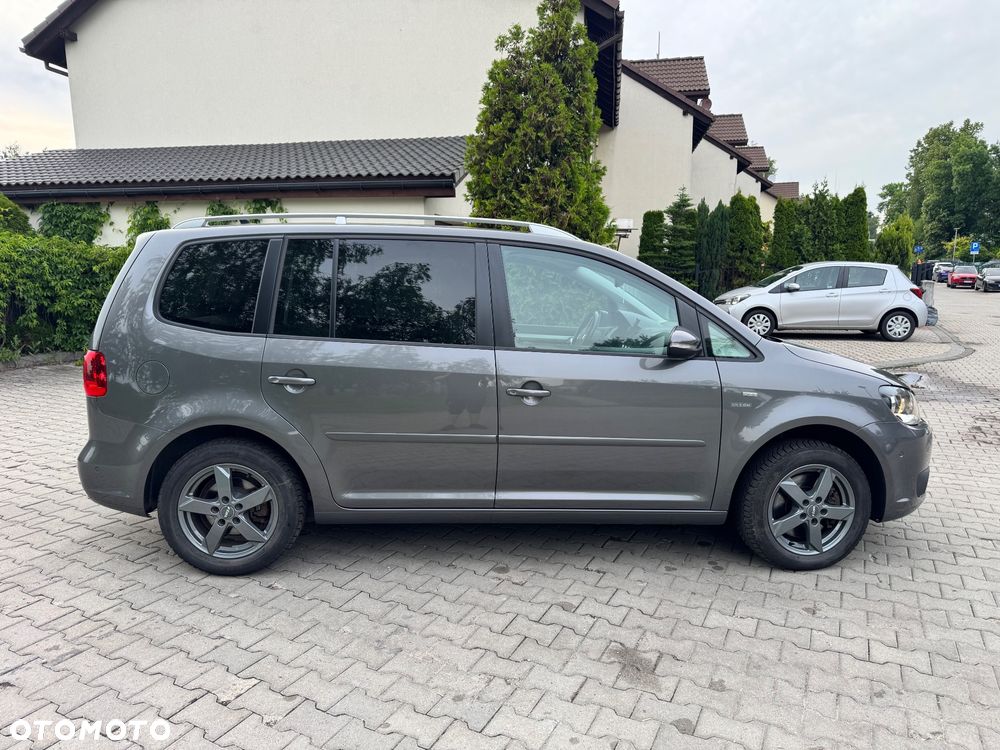 Volkswagen Touran 1.4 TSI Comfortline DSG - 4