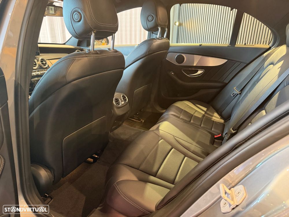 Mercedes-Benz A 180 CDI AMG Line - 23
