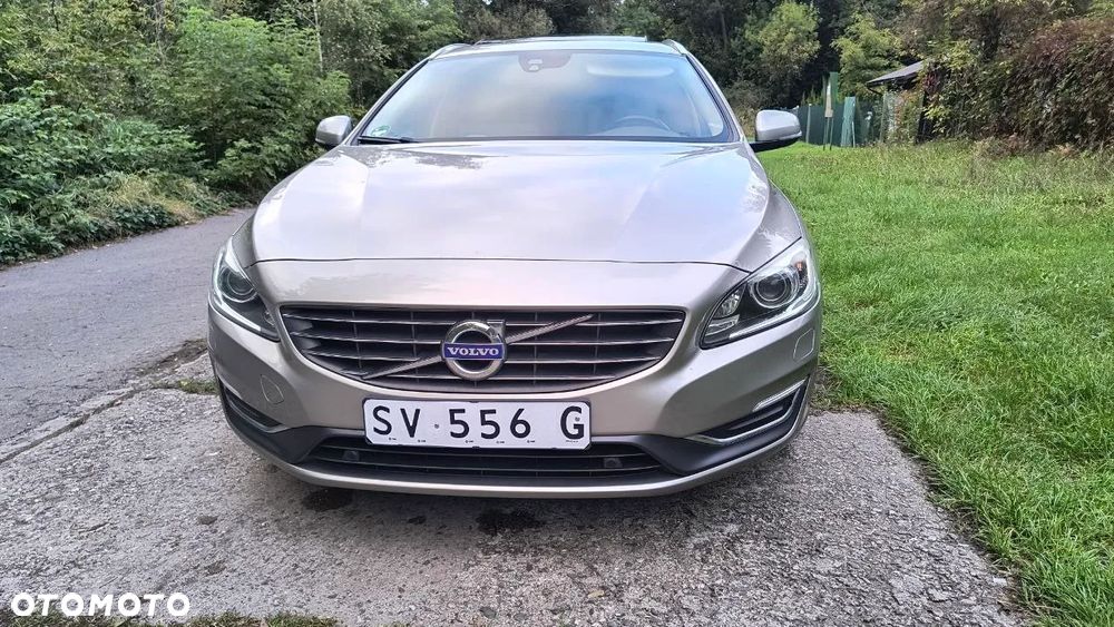 Volvo V60 D2 Summum - 4