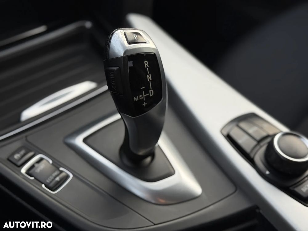 BMW Seria 3 320d Aut. - 15