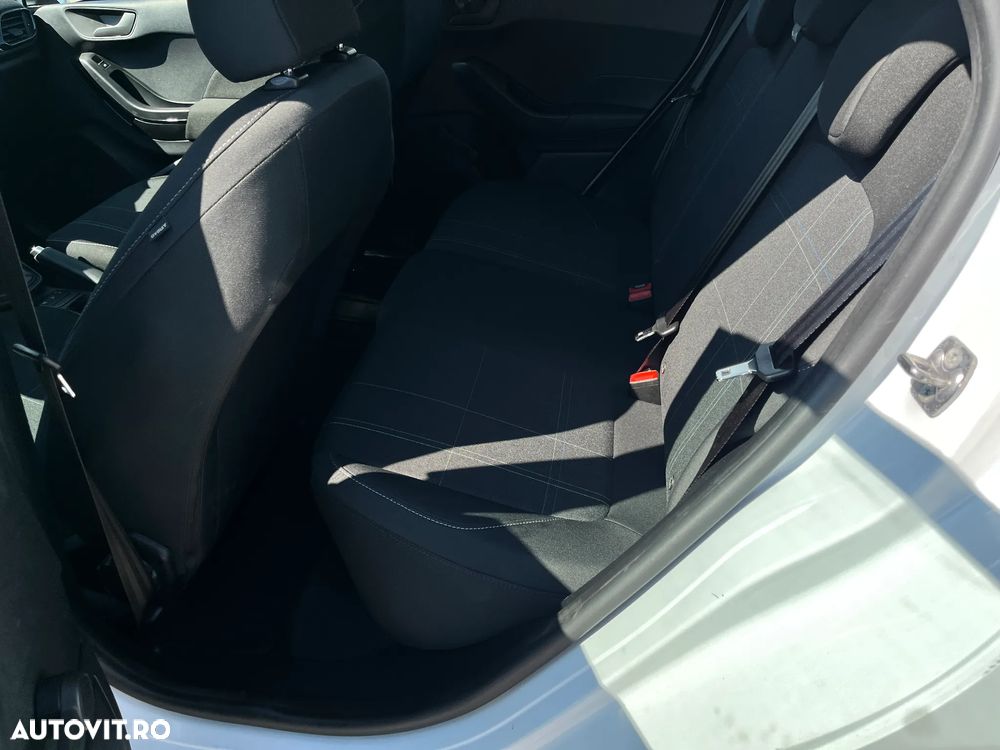 Ford Fiesta - 12
