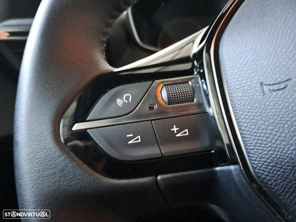 Peugeot 2008 1.2 PureTech Style - 16