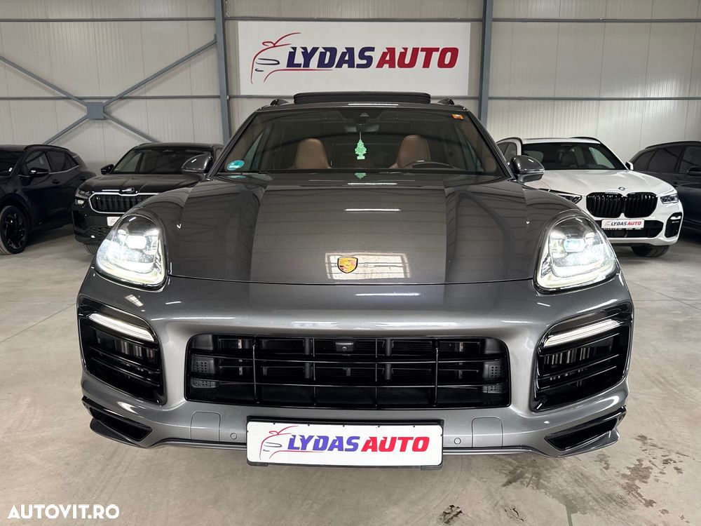 Porsche Cayenne - 25
