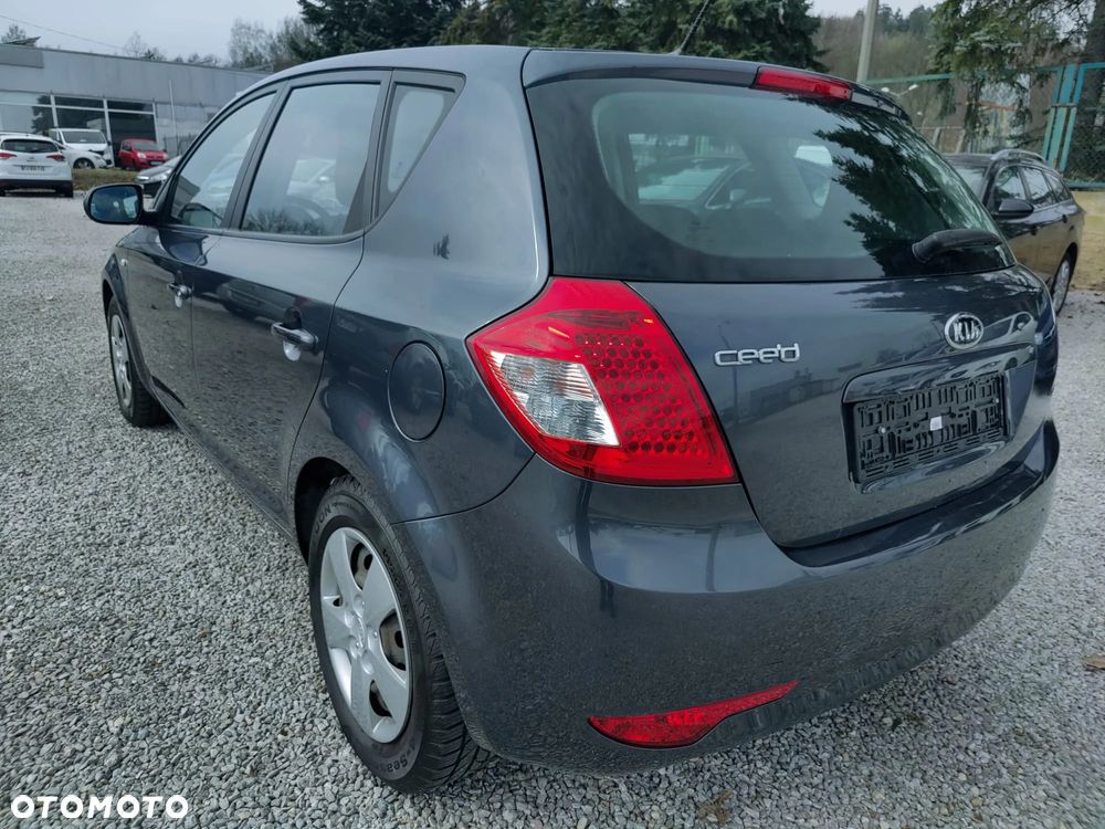 Kia Ceed - 5