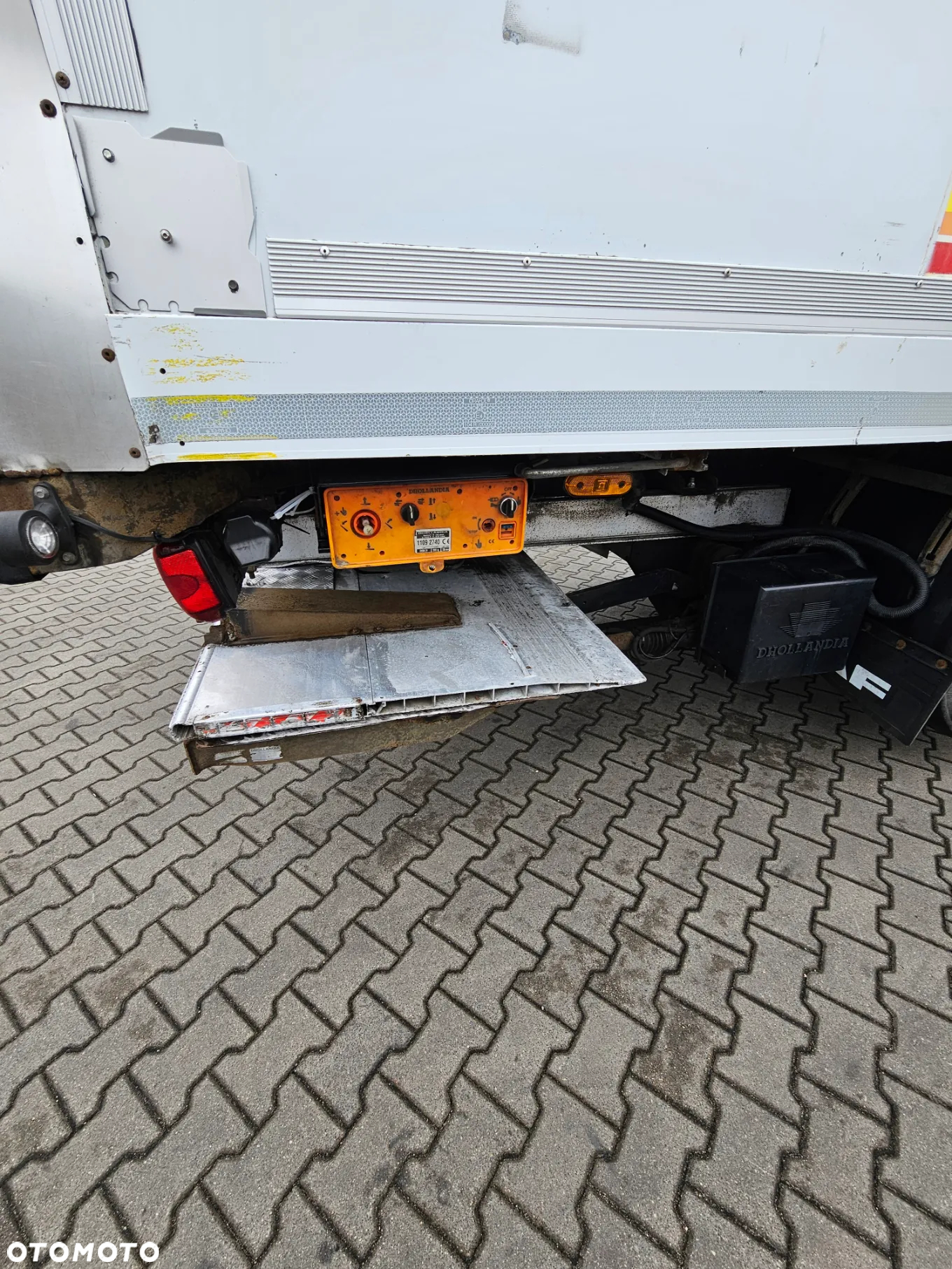 DAF CF330 FAR - 12
