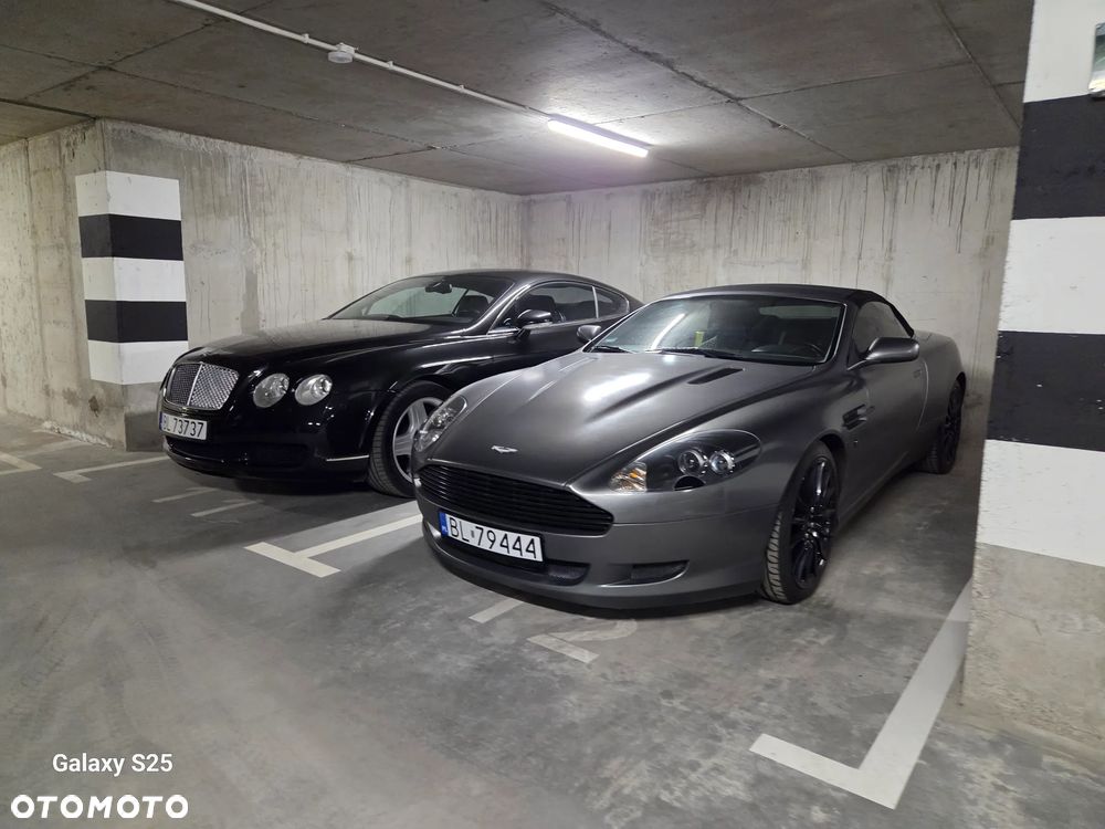 Aston Martin DB9 - 11
