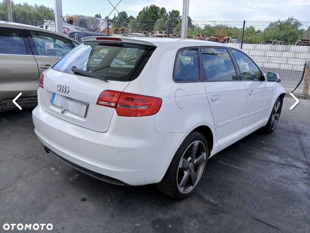 Audi A3 Sportback 2.0 TDI DPF S tronic S line Sportpaket - 8