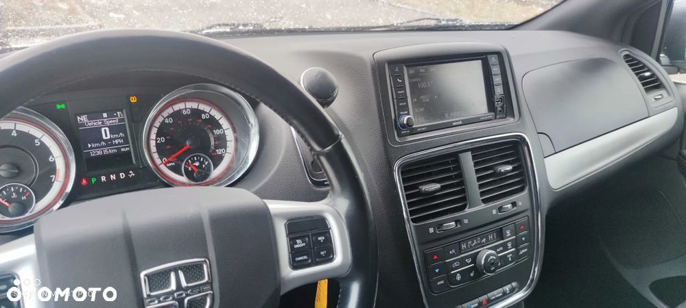 Dodge Grand Caravan 3.6 R/T - 10