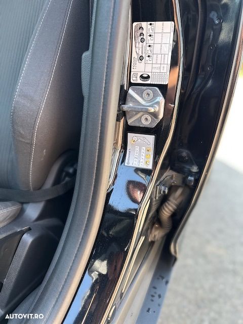 Ford Focus 1.6 TDCI DPF Titanium - 19