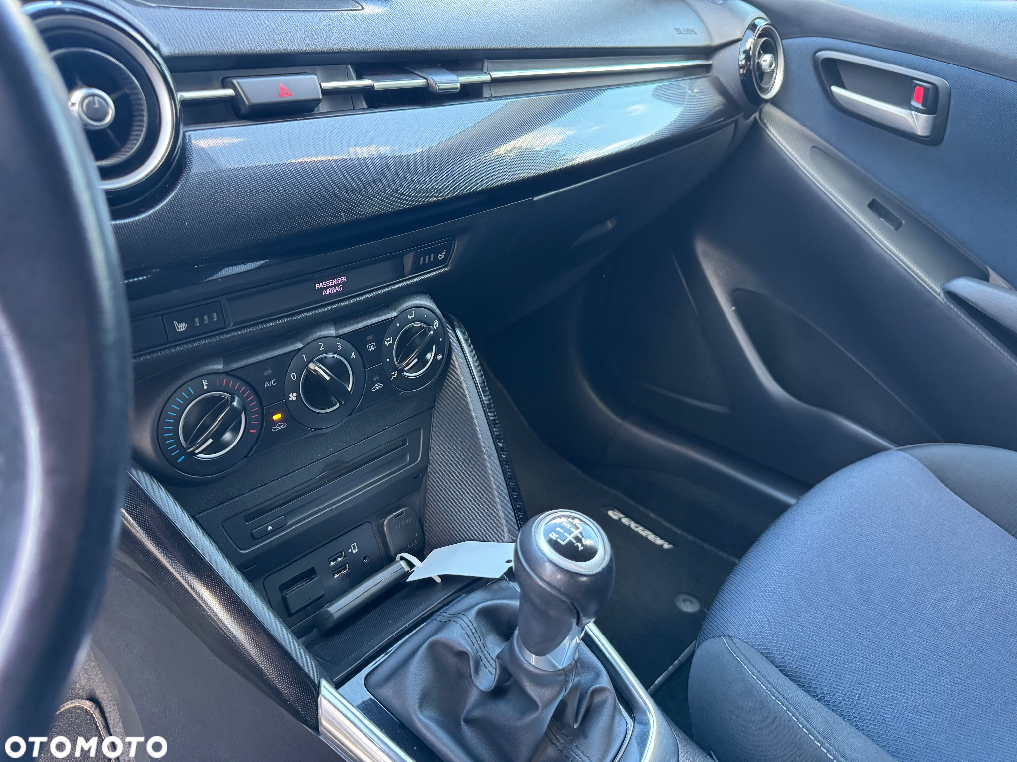 Mazda 2 - 13