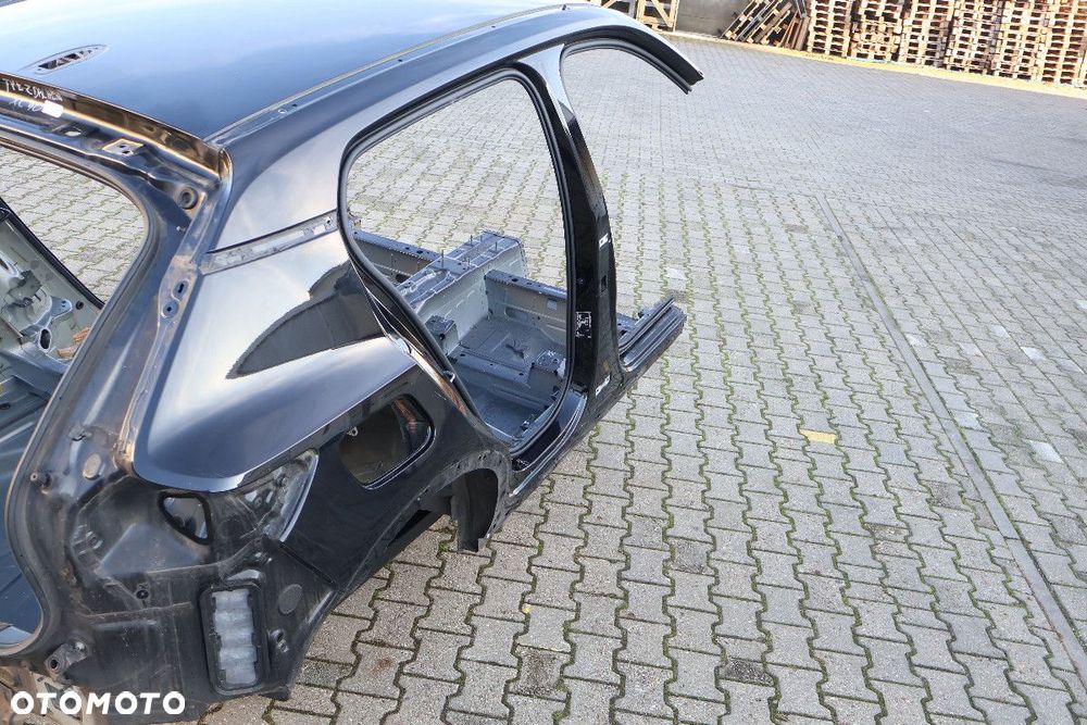 VOLVO XC40 ĆWIARTKA BŁOTNIK PRAWA TYŁ '019 - 2