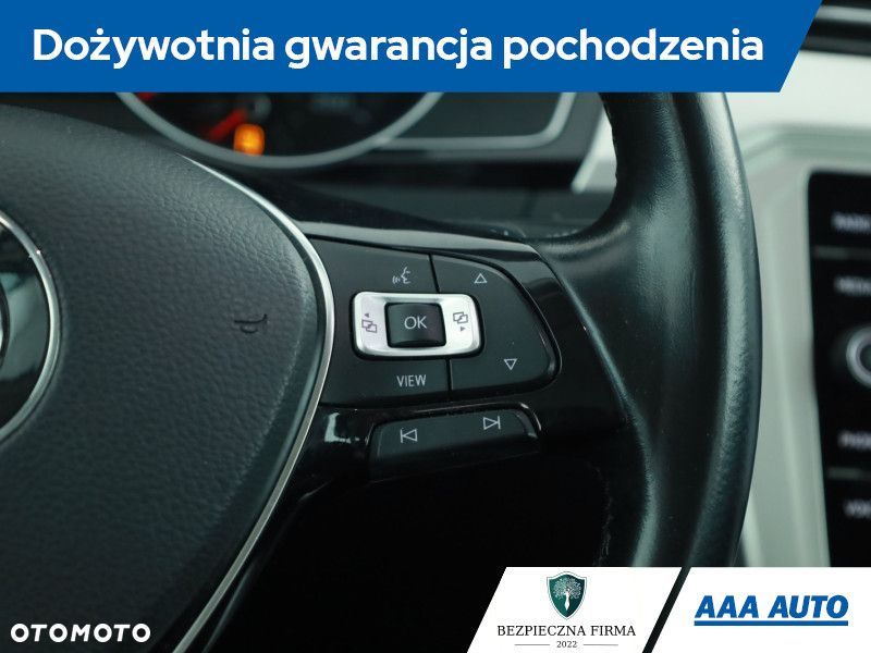 Volkswagen Passat - 21