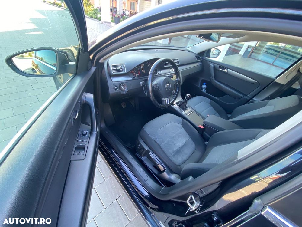 Volkswagen Passat Variant 2.0 Blue TDI SCR Comfortline - 10
