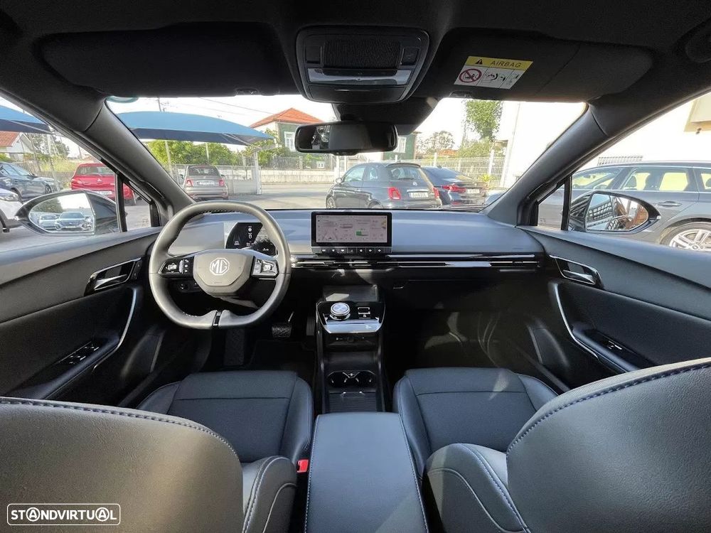 MG MG4 64 kWh Luxury - 10