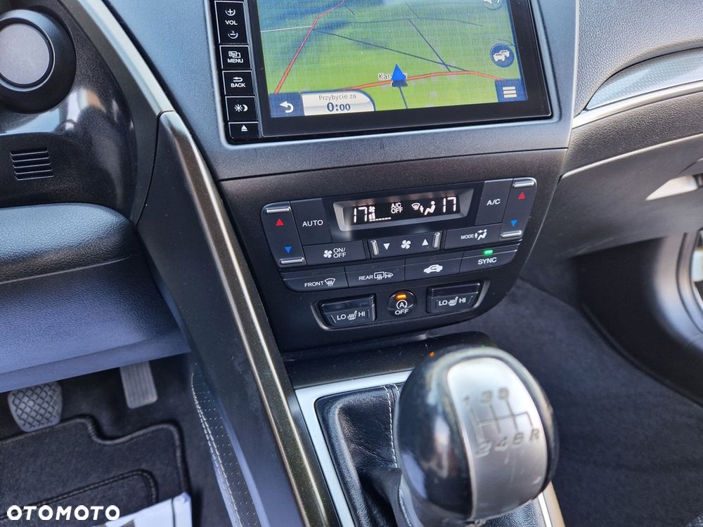 Honda Civic 1.8 i-VTEC Executive Black Edition - 35