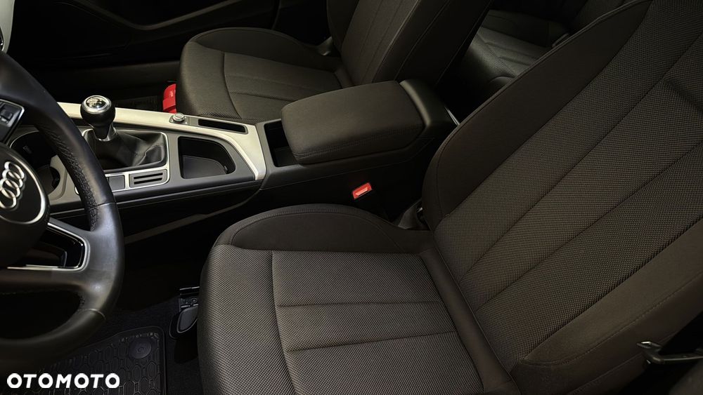 Audi A4 Limousine 35 TFSI mHEV - 12