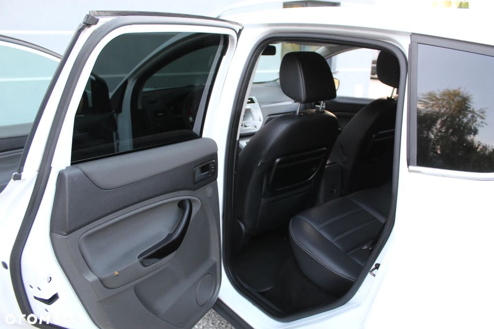 Ford Kuga 2.0 TDCi 4x4 Titanium - 17