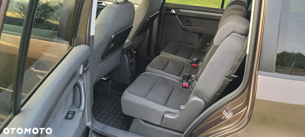 Volkswagen Touran 2.0 TDI DPF BlueMotion Technology Highline - 12