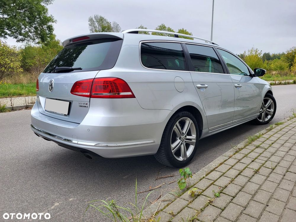 Volkswagen Passat Variant 2.0 TDI 4Motion DSG BlueMotion Tech R-Line - 4