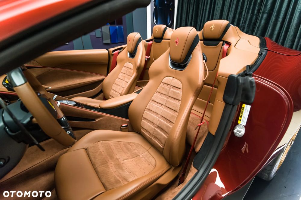 Ferrari Roma Spider - 32