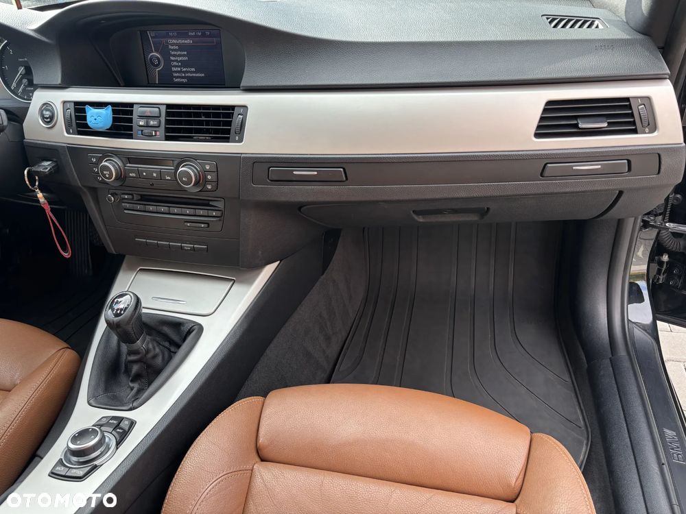 BMW Seria 3 320d - 19
