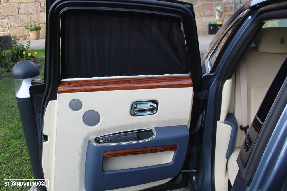 Rolls Royce Ghost - 40