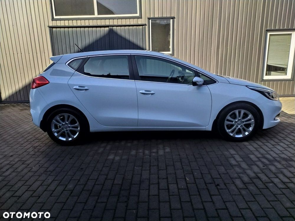 Kia Ceed - 8