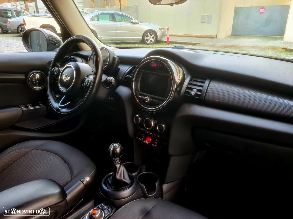 MINI 5 Portas Cooper D - 23