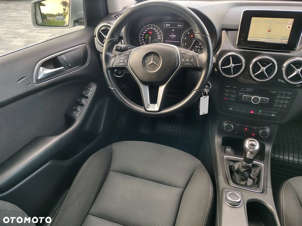Mercedes-Benz Klasa B 180 BlueEFFICIENCY Edition Style - 16