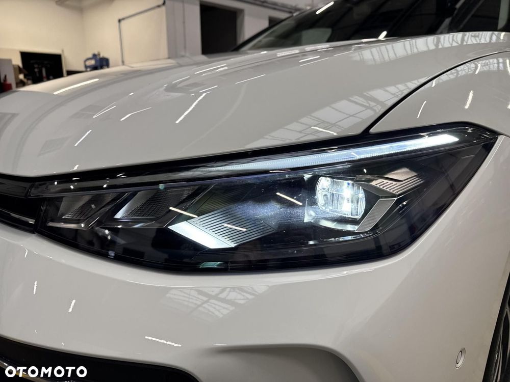 Volkswagen Passat - 32