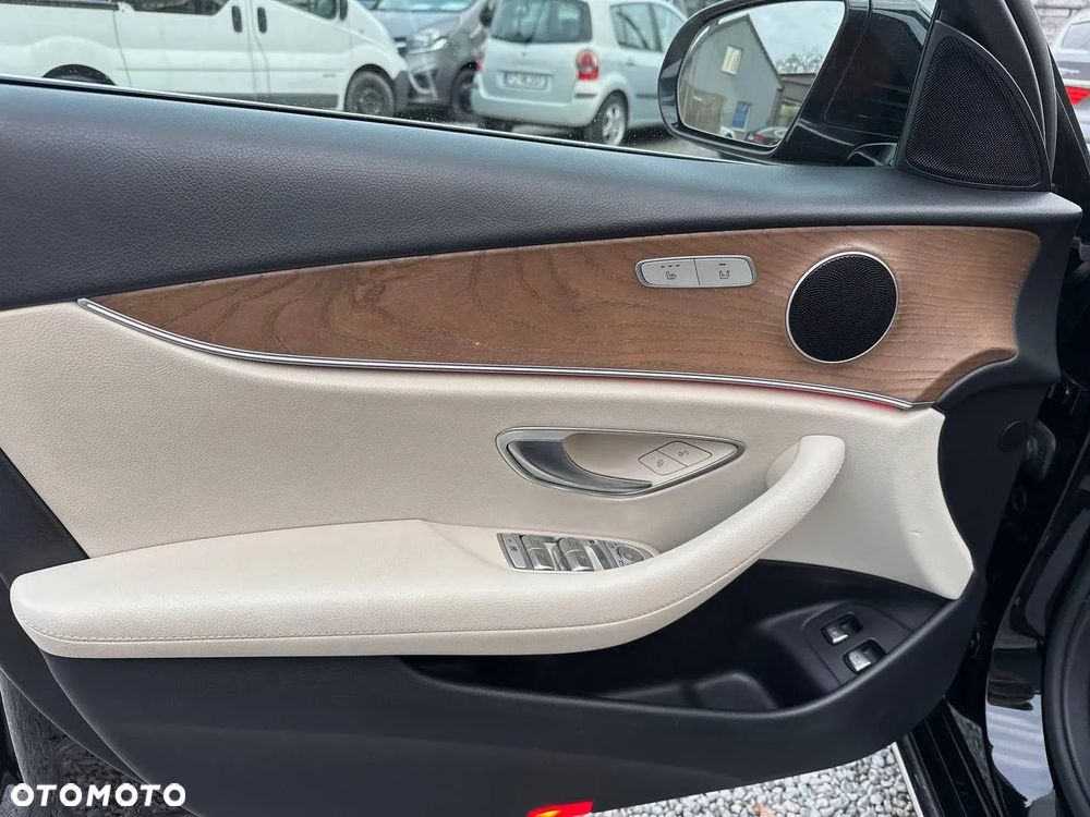 Mercedes-Benz Klasa E 300 de 9G-TRONIC - 13
