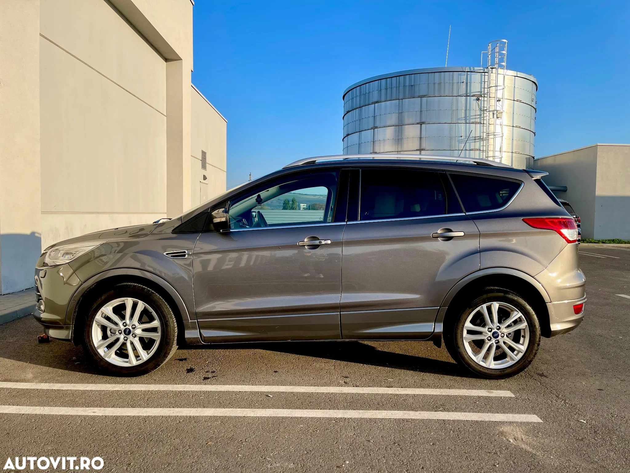 Ford Kuga - 2