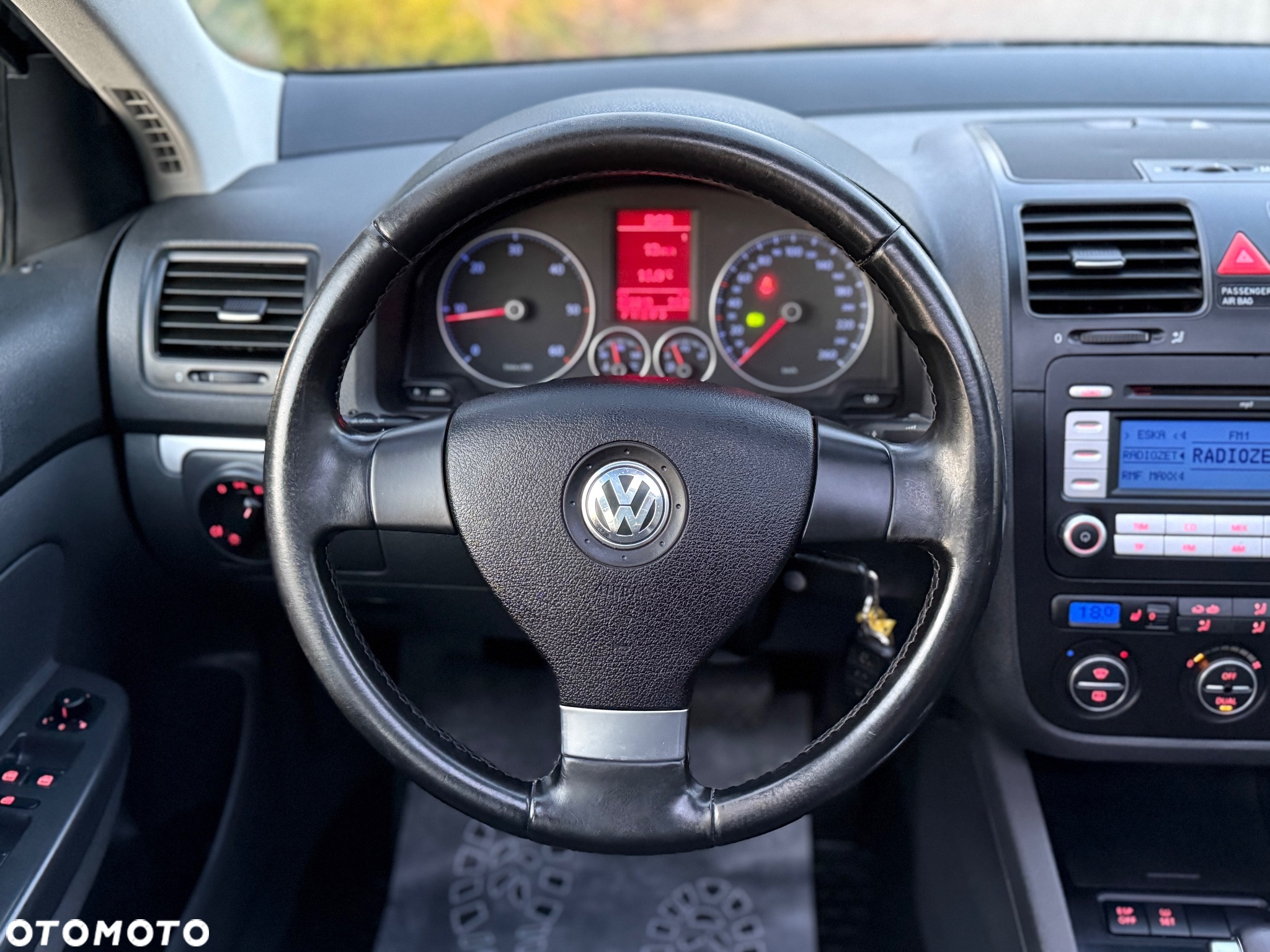 Volkswagen Golf 2.0 TDI DPF DSG Highline - 21