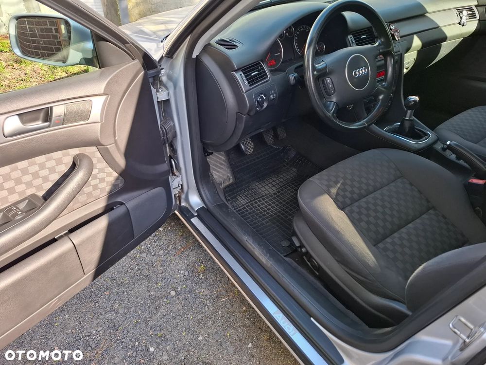 Audi A6 Avant 2.5 TDI - 9