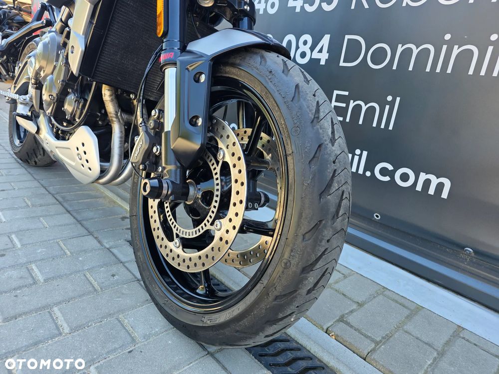 Triumph Trident - 27