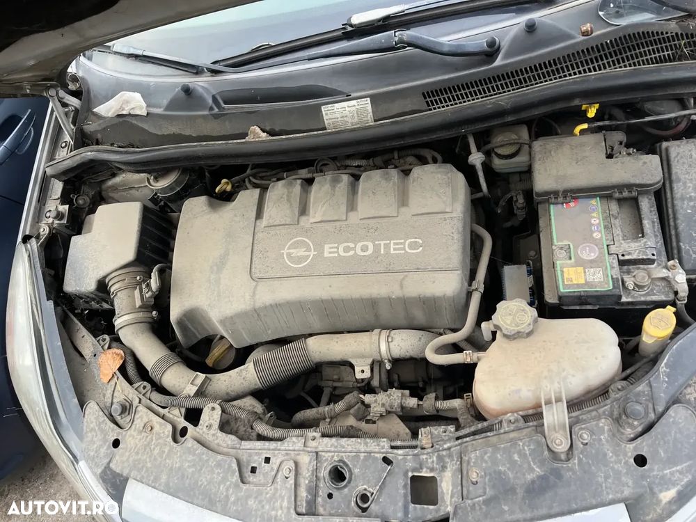 Dezmembrez Opel Corsa D 1,3 cdti 2008 gri argintiu 4 usi - 6
