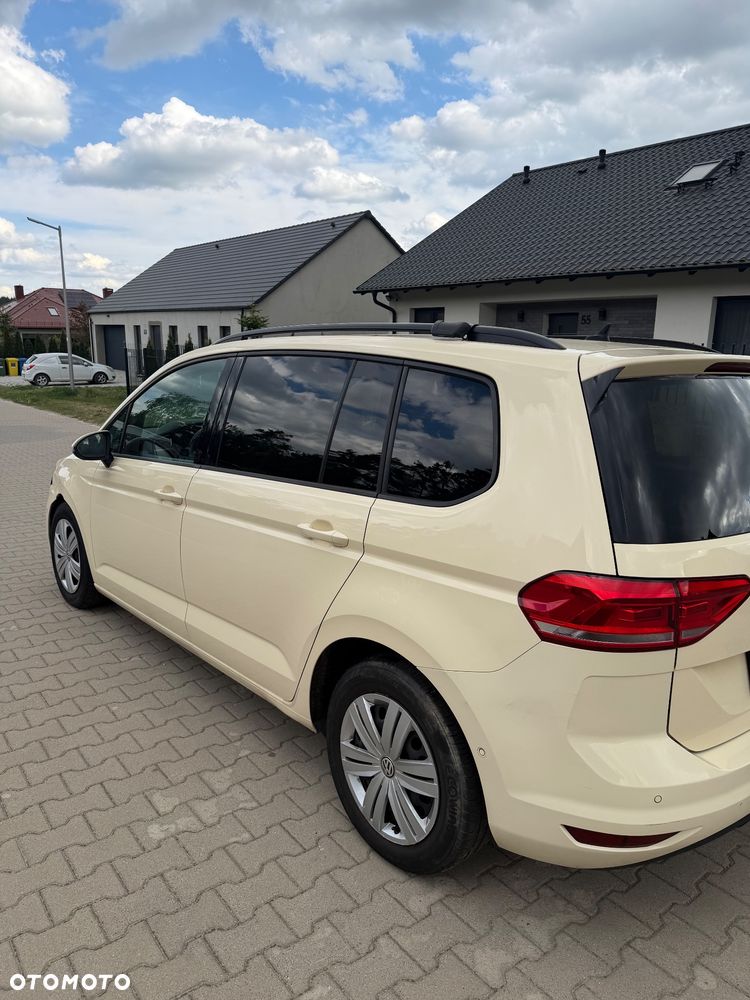 Volkswagen Touran - 5