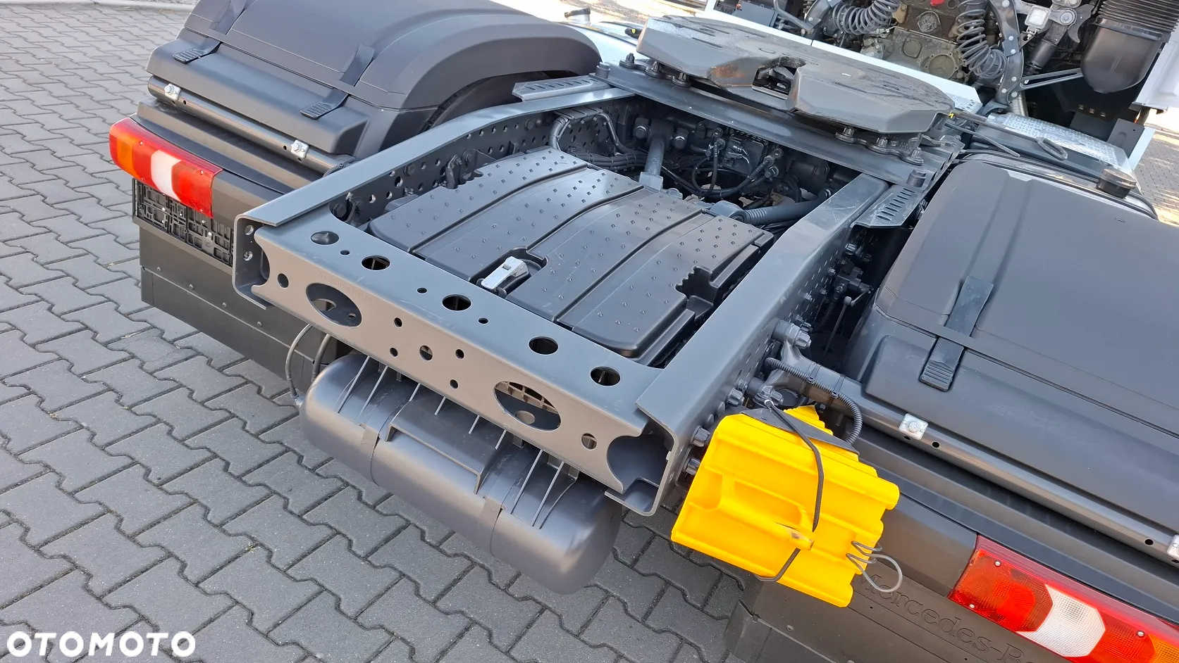 Mercedes-Benz ACTROS 1842 LS  / STANDARD / HYDRAULIKA DO WYWROTU / SALON PL / JAK NOWY / - 18