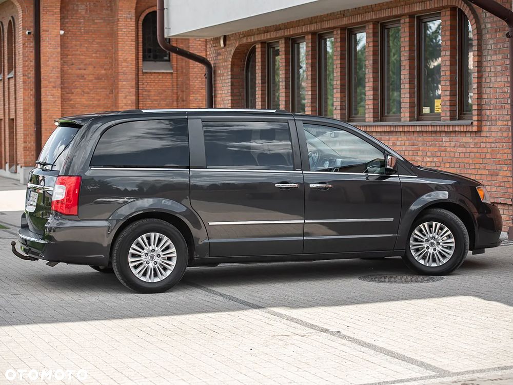 Lancia Voyager 2.8CRD Gold - 6