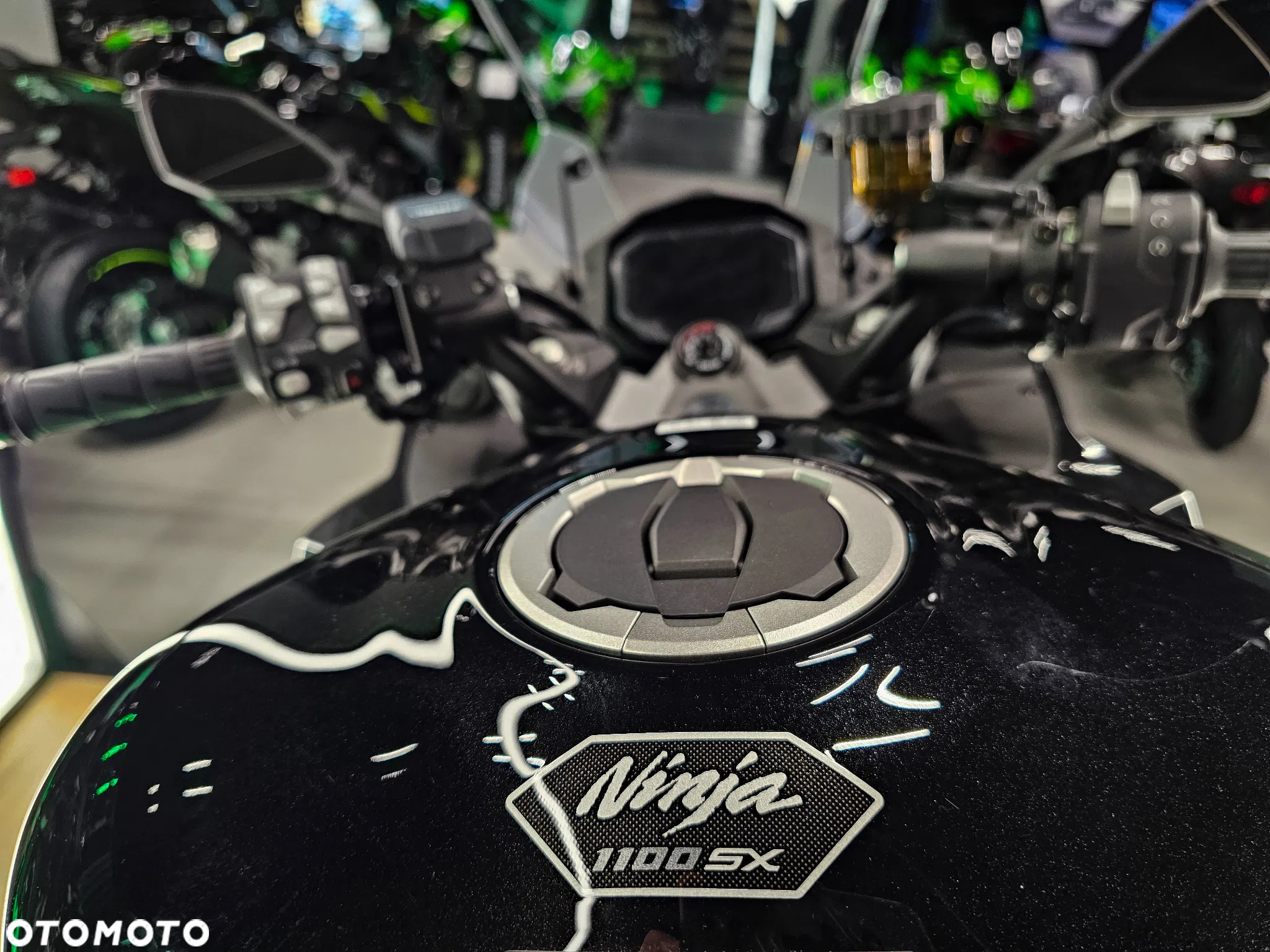 Kawasaki Ninja 1000 SX - 8