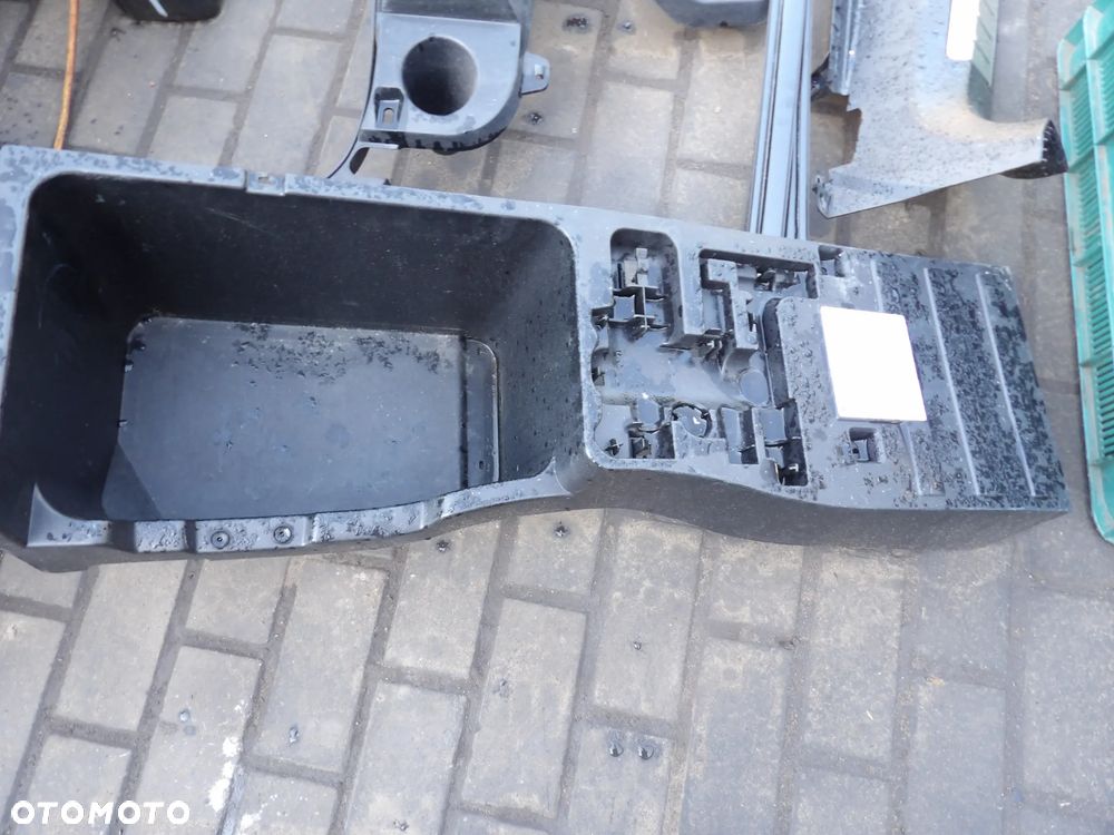 BMW - E71,X6 - SCHOWEK , WNĘKA BAGAŻNIKA - 6981050 - 1