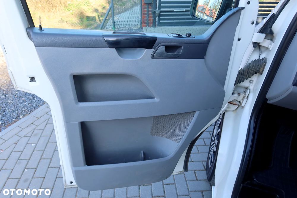Volkswagen Transporter - 7