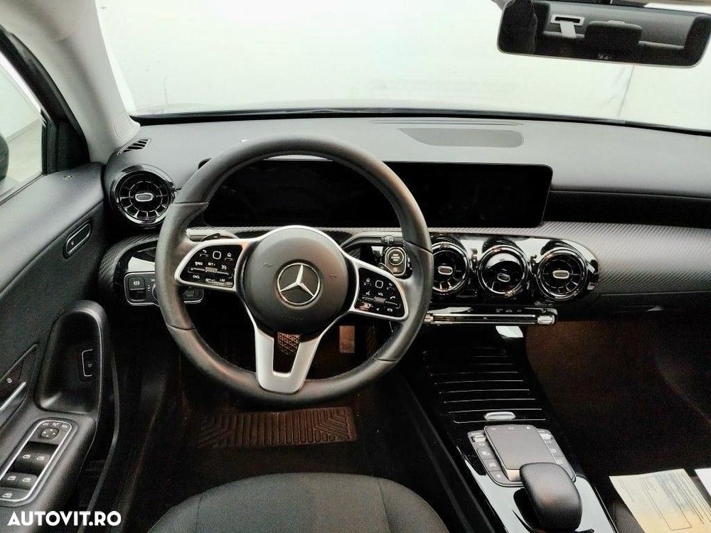 Mercedes-Benz A 180 d 7G-DCT - 8