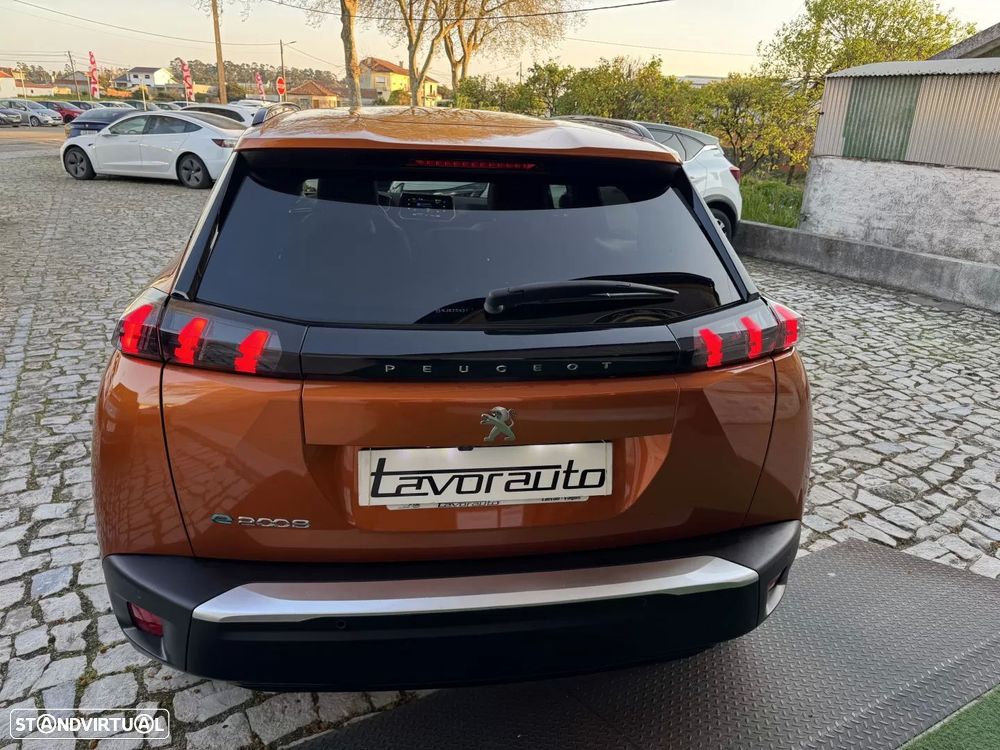 Peugeot e-2008 50 kWh Allure - 9