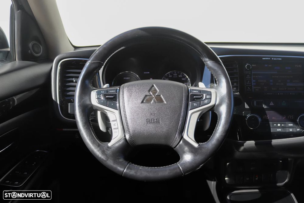 Mitsubishi Outlander - 8