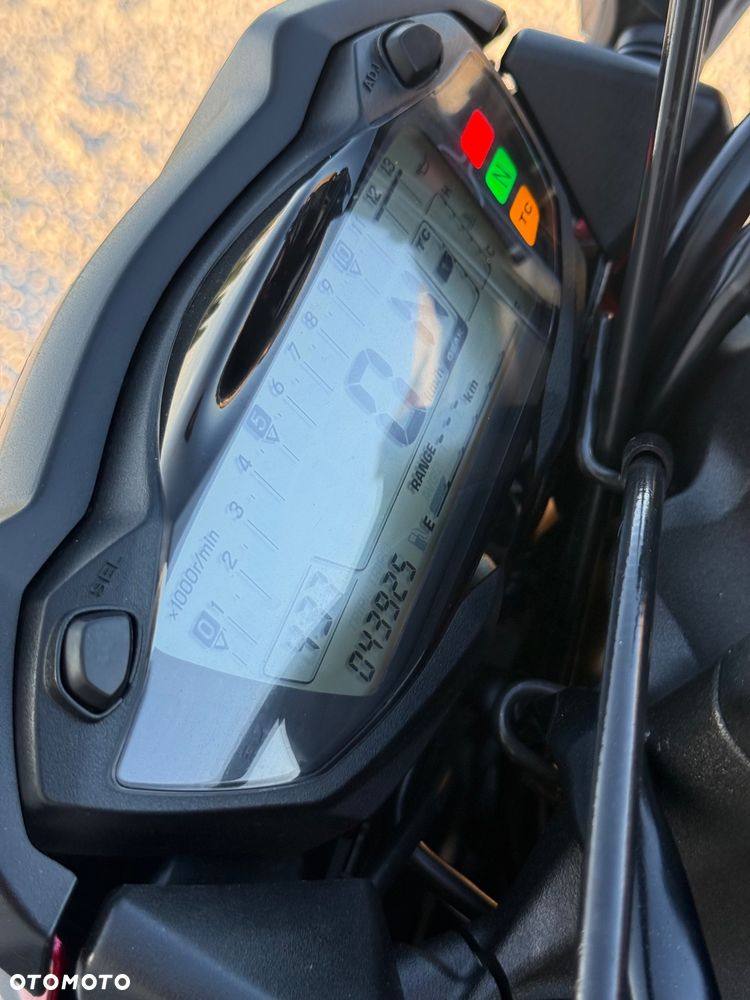 Suzuki GSX 1000 - 6