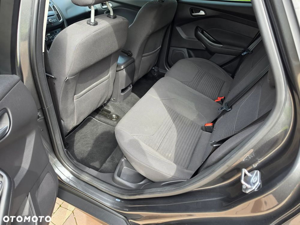 Ford Focus 1.0 EcoBoost Titanium - 27
