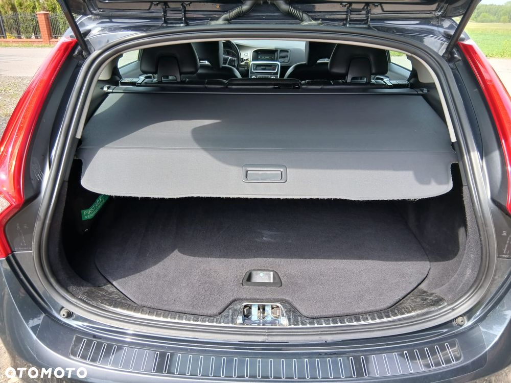 Volvo V60 D3 Summum - 38