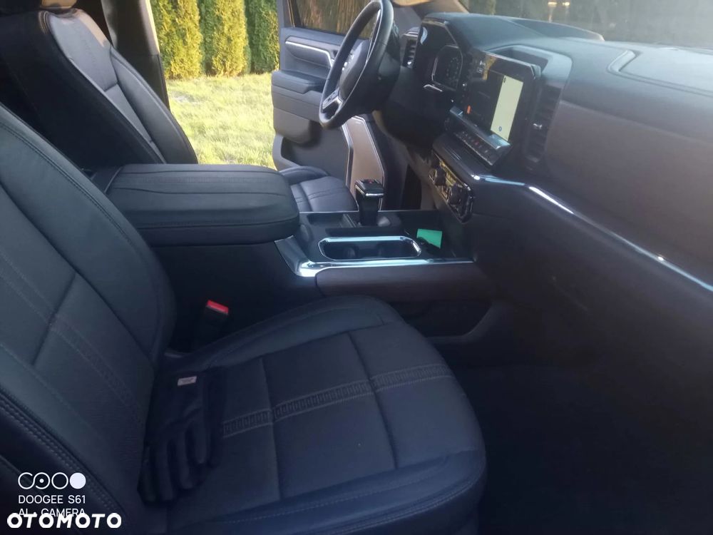 Chevrolet Silverado - 8