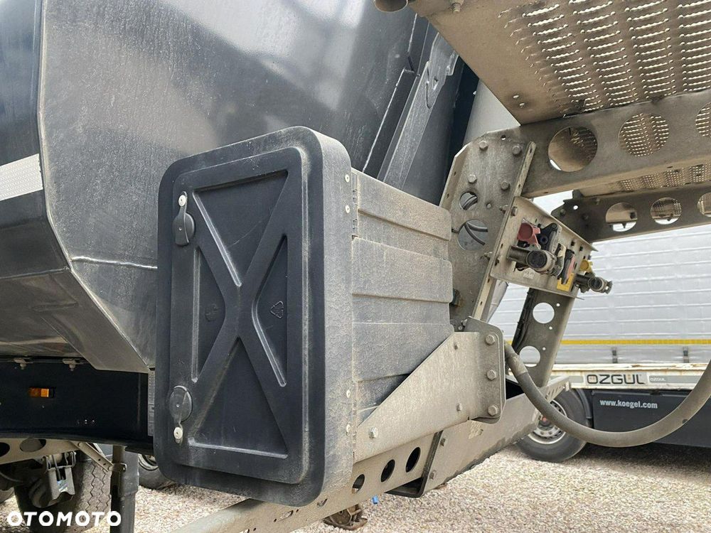 Schmitz Cargobull scb - 13